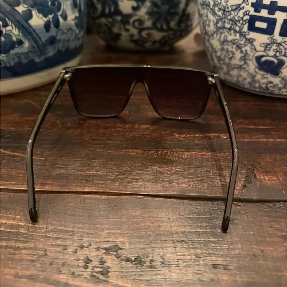 Quay Nightfall Sunglasses⭐️ - Picture 5 of 6